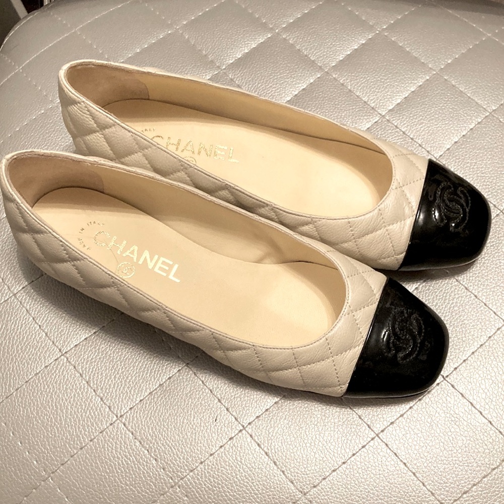 SOLD SOLD Rare Chanel Flats